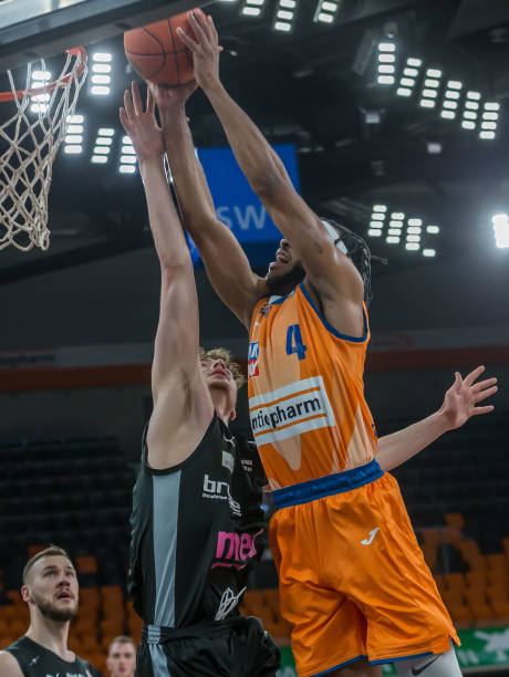 下半场的一 下半场的一