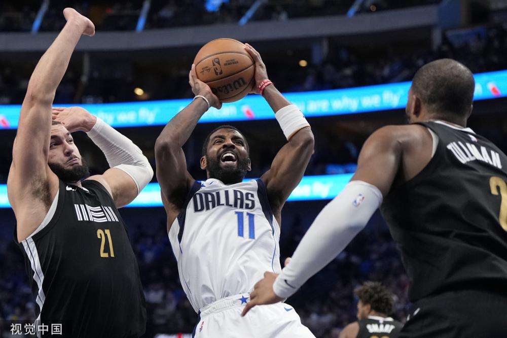 拿下关键卡位战，勇士反超灰熊升至西部第五！距湖人还2胜场.