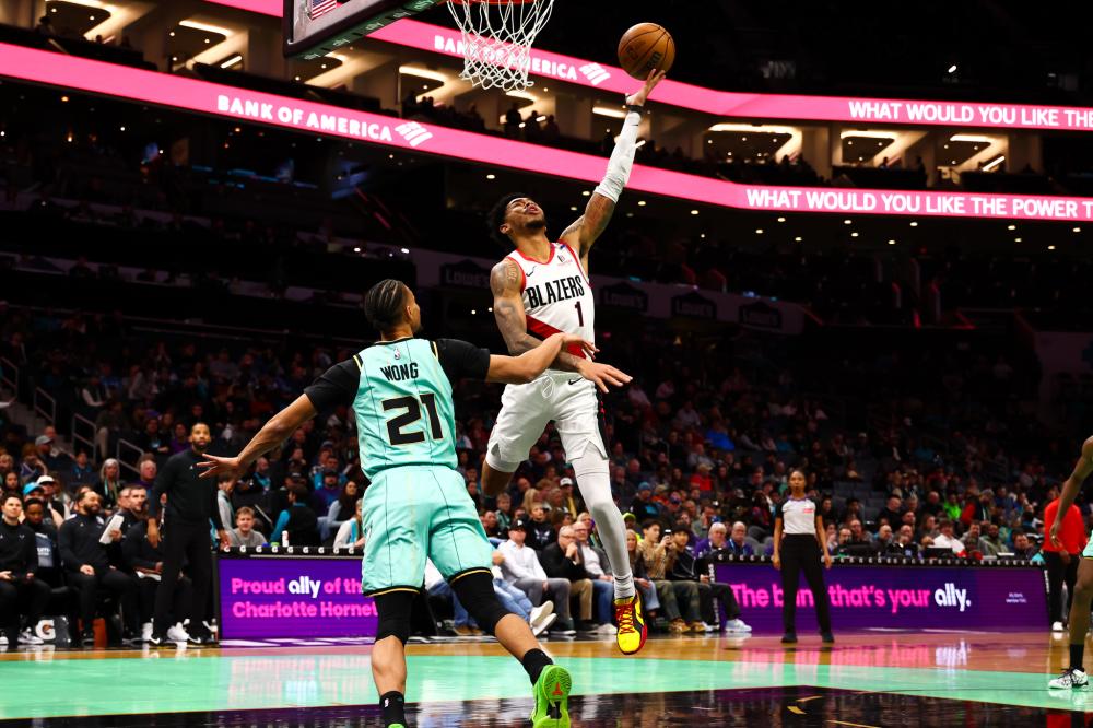 前锋抗衡的 前锋抗衡的