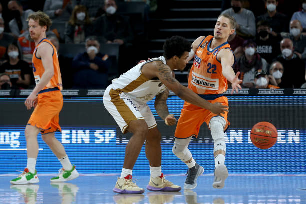 一开始就由 一开始就由